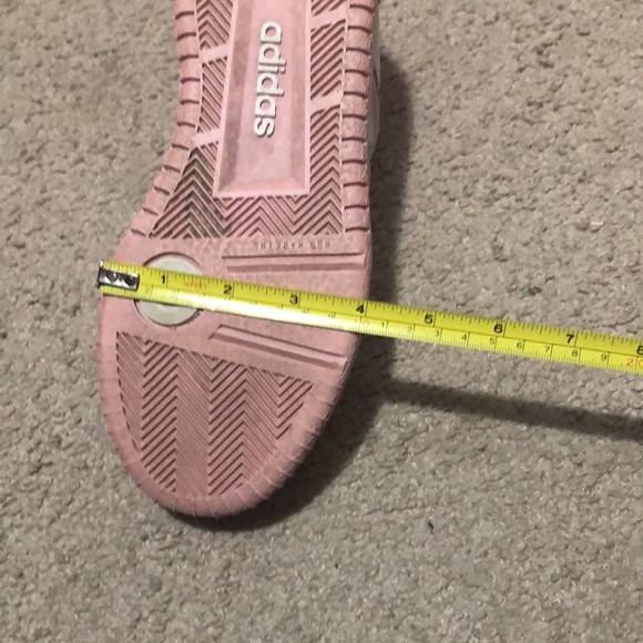 Cute Adidas shoes - Picture 9 of 10